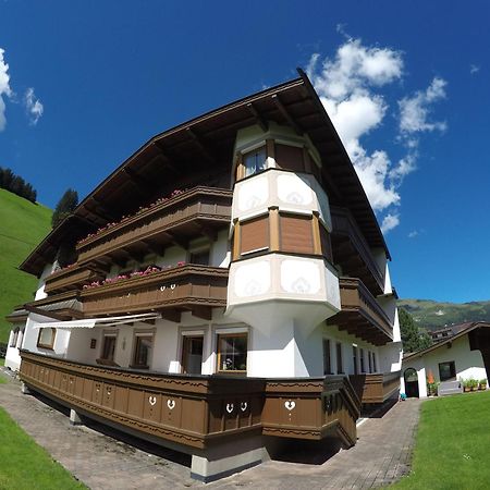 Gaestehaus Alpenland ทักซ์ ภายนอก รูปภาพ