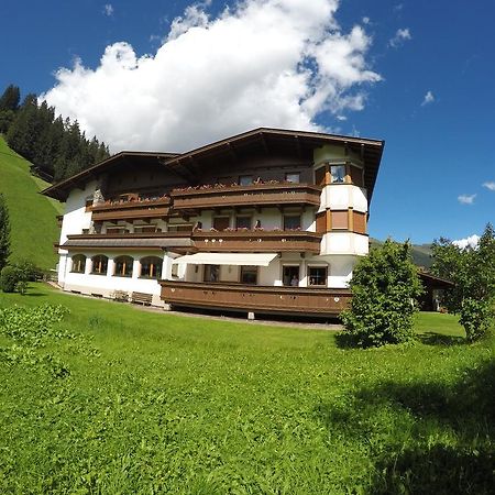 Gaestehaus Alpenland ทักซ์ ภายนอก รูปภาพ
