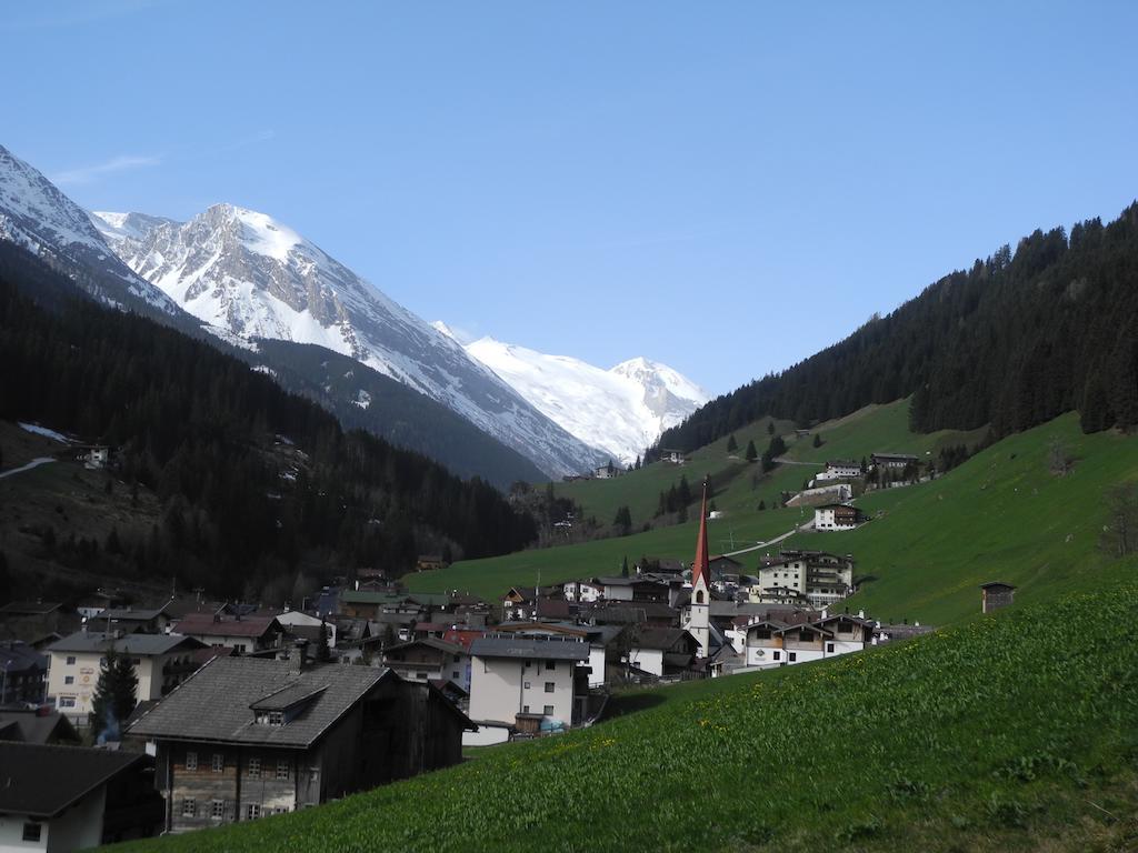 Gaestehaus Alpenland ทักซ์ ภายนอก รูปภาพ