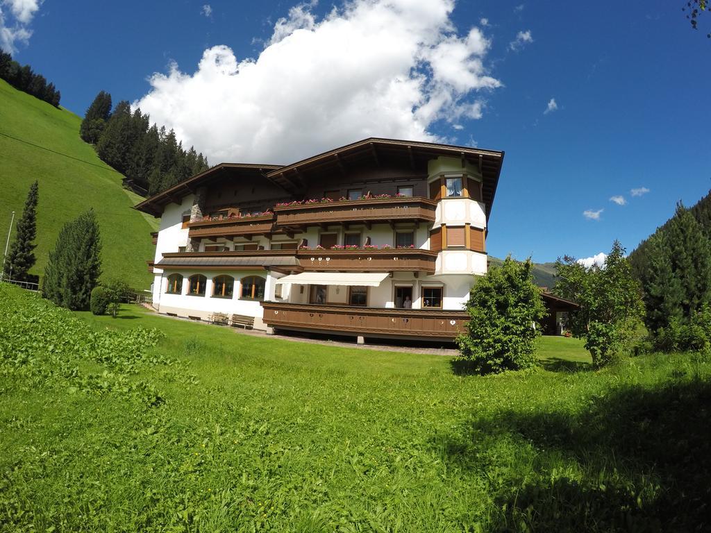 Gaestehaus Alpenland ทักซ์ ภายนอก รูปภาพ